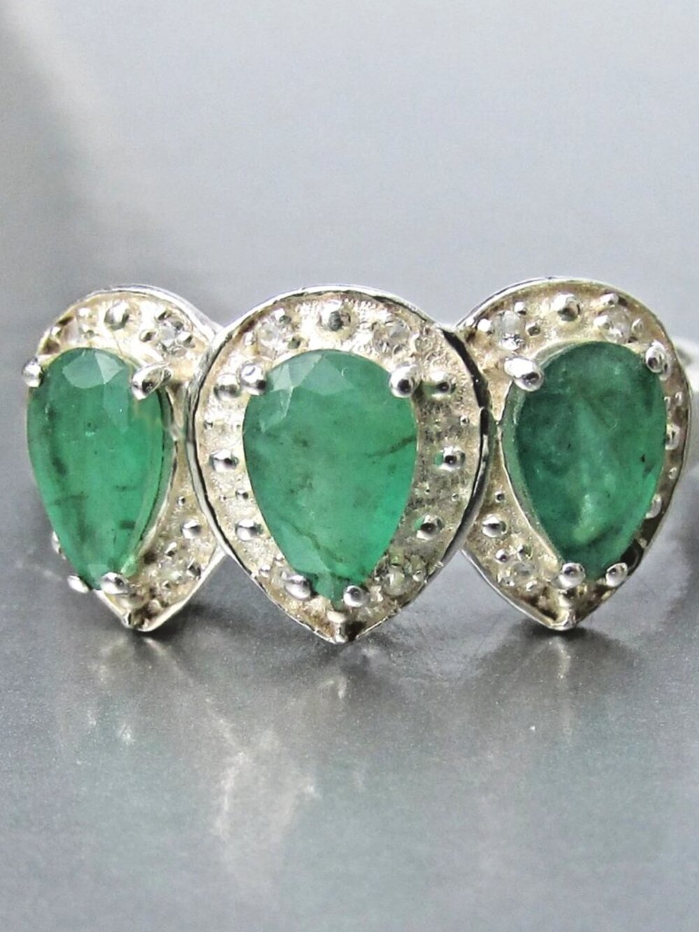 Vintage Signed TGGC Sterling Silver 3 Teardrop Emerald Ring Sz. 7 1/2